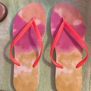 Women’s flip flops by GAP